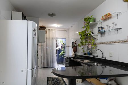Casa à venda com 280m², 3 quartos e 2 vagasCozinha 