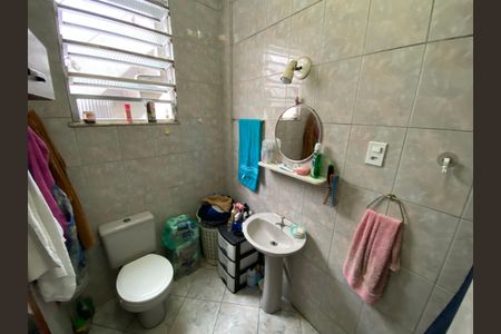 Casa à venda com 80m², 3 quartos e sem vaga Casa à venda com 80m², 3 quartos e sem vagaBanheiro