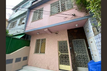 Casa à venda com 80m², 3 quartos e sem vaga Casa à venda com 80m², 3 quartos e sem vagaFachada