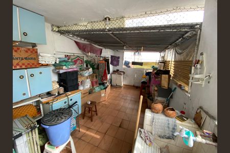 Casa à venda com 80m², 3 quartos e sem vaga Casa à venda com 80m², 3 quartos e sem vagaTerraço