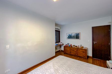 Casa à venda com 170m², 3 quartos e 2 vagasQuarto 3 - Suíte