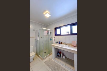 Casa à venda com 170m², 3 quartos e 2 vagasBanheiro