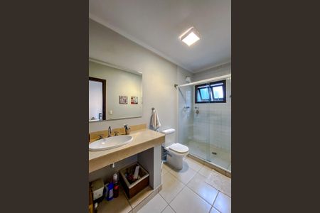 Casa à venda com 170m², 3 quartos e 2 vagasBanheiro da Suíte