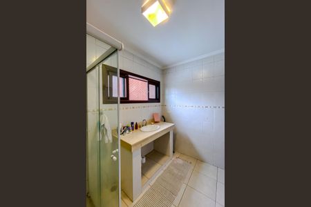 Casa à venda com 170m², 3 quartos e 2 vagasBanheiro