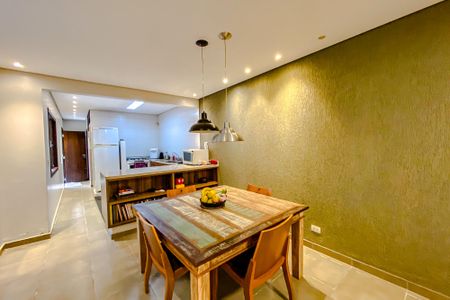 Casa à venda com 170m², 3 quartos e 2 vagasSala