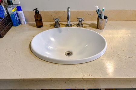 Casa à venda com 170m², 3 quartos e 2 vagasBanheiro da Suíte