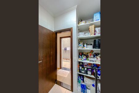 Casa à venda com 170m², 3 quartos e 2 vagasÁrea de Serviço