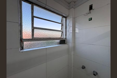 Apartamento à venda com 80m², 2 quartos e sem vaga Apartamento à venda com 80m², 2 quartos e sem vagaBanheiro