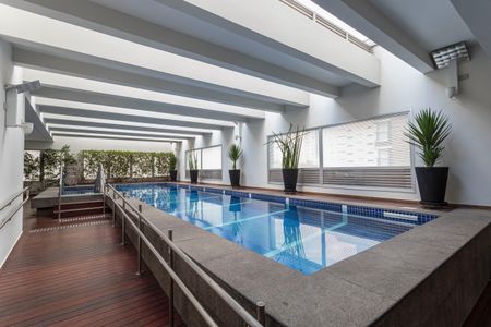 Studio à venda com 37m², 1 quarto e 1 vaga Studio à venda com 37m², 1 quarto e 1 vagaÁrea comum - Piscina