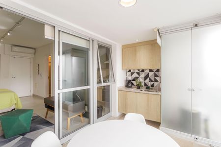 Studio à venda com 37m², 1 quarto e 1 vaga Studio à venda com 37m², 1 quarto e 1 vagaVaranda