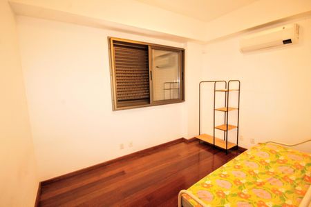 Apartamento à venda com 160m², 3 quartos e 3 vagasQuarto 2