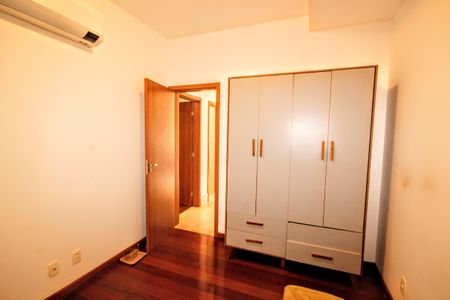 Apartamento à venda com 160m², 3 quartos e 3 vagasQuarto 3