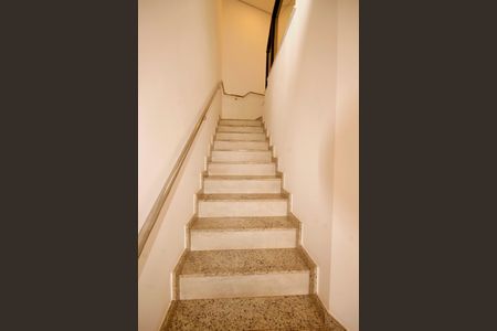 Apartamento à venda com 160m², 3 quartos e 3 vagasEscada