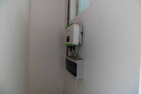 Casa à venda com 600m², 6 quartos e 5 vagas Casa à venda com 600m², 6 quartos e 5 vagasEnergia Solar