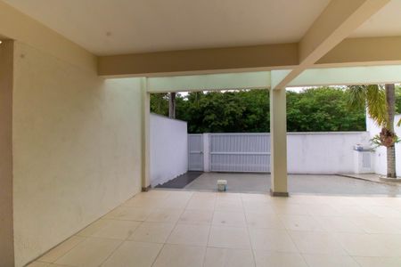 Casa à venda com 600m², 6 quartos e 5 vagas Casa à venda com 600m², 6 quartos e 5 vagasVista da Sala