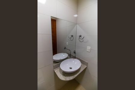 Casa à venda com 600m², 6 quartos e 5 vagas Casa à venda com 600m², 6 quartos e 5 vagasLavabo 2