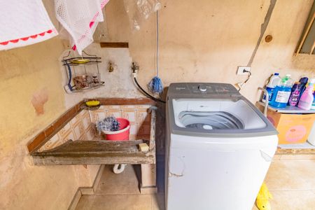 Casa à venda com 180m², 3 quartos e 1 vagaÁrea de Serviço