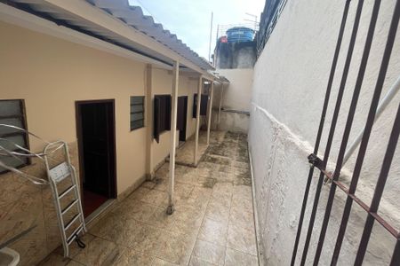 Casa para alugar com 45m², 1 quarto e 1 vaga Casa para alugar com 45m², 1 quarto e 1 vagaVaranda