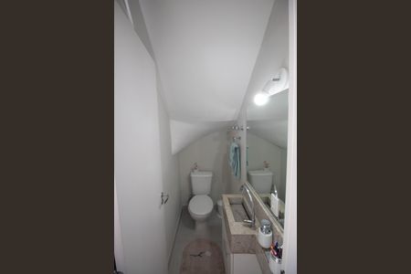 Casa à venda com 70m², 2 quartos e 2 vagasLavabo