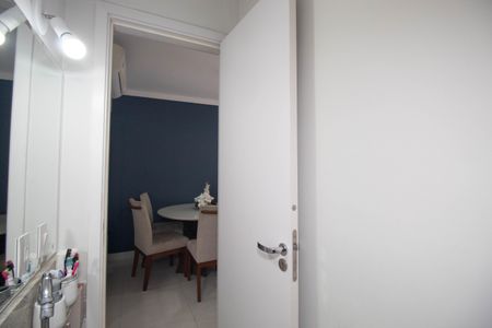 Casa à venda com 70m², 2 quartos e 2 vagasLavabo