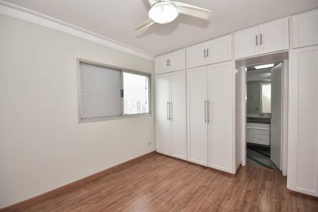 Apartamento à venda com 155m², 3 quartos e 4 vagasSuíte 1