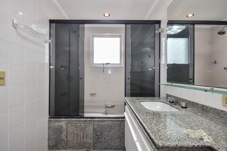 Apartamento à venda com 155m², 3 quartos e 4 vagasBanheiro Suíte 1