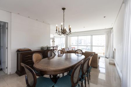 Apartamento à venda com 180m², 4 quartos e 4 vagasSala