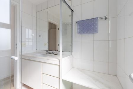 Apartamento à venda com 180m², 4 quartos e 4 vagasBanheiro 2