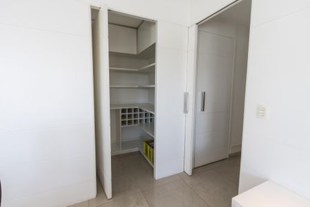 Apartamento à venda com 180m², 4 quartos e 4 vagasLavabo