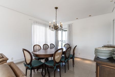 Apartamento à venda com 180m², 4 quartos e 4 vagasSala