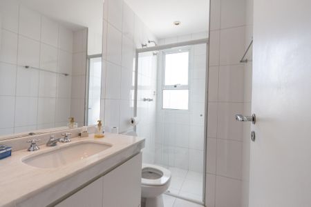 Apartamento à venda com 180m², 4 quartos e 4 vagasBanheiro - Quarto 1