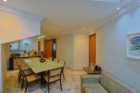 Apartamento à venda com 260m², 4 quartos e 2 vagasSala