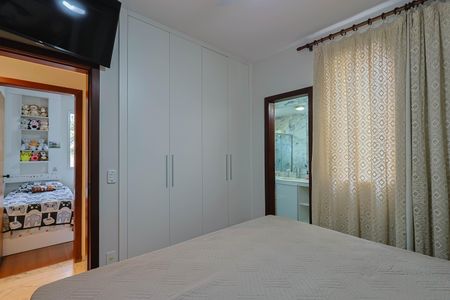 Apartamento à venda com 260m², 4 quartos e 2 vagasSuíte