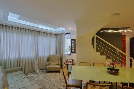 Apartamento à venda com 260m², 4 quartos e 2 vagasSala