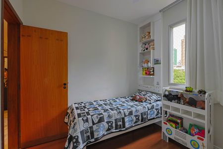 Apartamento à venda com 260m², 4 quartos e 2 vagasQuarto 1