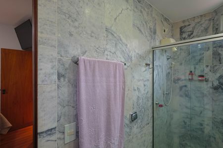 Apartamento à venda com 260m², 4 quartos e 2 vagasBanheiro da Suíte