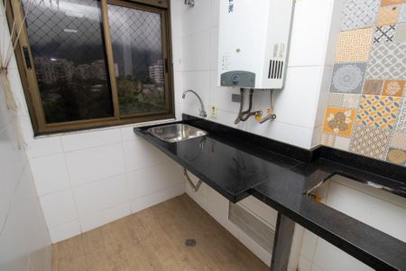 Apartamento à venda com 67m², 2 quartos e 1 vagaÁrea de Serviço