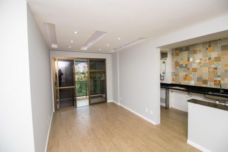 Apartamento à venda com 67m², 2 quartos e 1 vagaSala