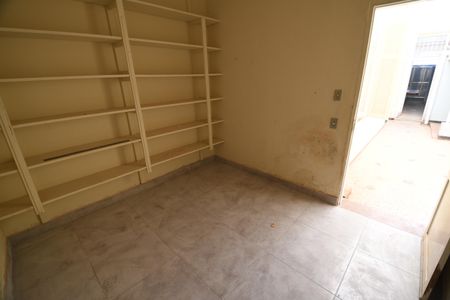 Casa à venda com 230m², 3 quartos e 2 vagasQuarto de Serviço