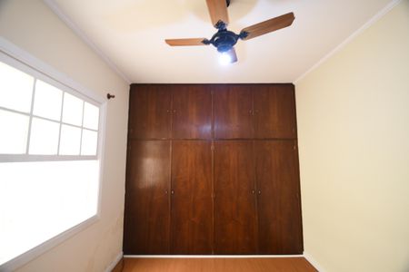 Casa à venda com 230m², 3 quartos e 2 vagasQuarto 2