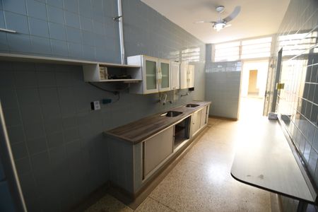 Casa à venda com 230m², 3 quartos e 2 vagasCozinha 