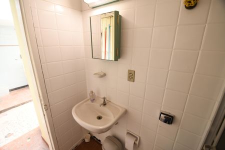 Casa à venda com 230m², 3 quartos e 2 vagasBanheiro de Serviço