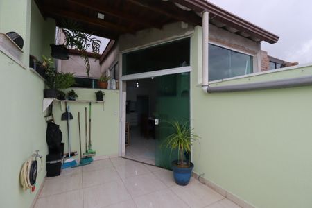 Apartamento para alugar com 75m², 2 quartos e 2 vagasQuintal