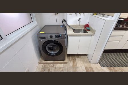 Apartamento à venda com 107m², 3 quartos e 2 vagas Apartamento à venda com 107m², 3 quartos e 2 vagasÁrea de Serviço