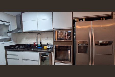 Apartamento à venda com 107m², 3 quartos e 2 vagas Apartamento à venda com 107m², 3 quartos e 2 vagasCozinha