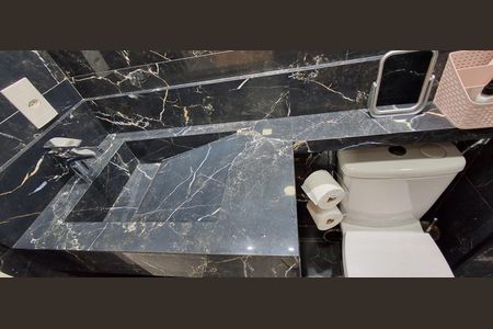 Apartamento à venda com 107m², 3 quartos e 2 vagas Apartamento à venda com 107m², 3 quartos e 2 vagasBanheiro 2