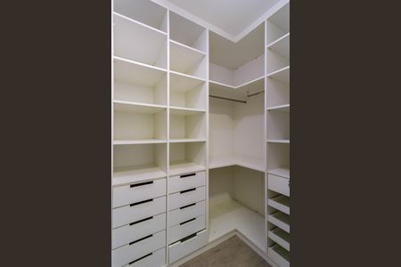 Apartamento para alugar com 84m², 2 quartos e 2 vagas Apartamento para alugar com 84m², 2 quartos e 2 vagasCloset Quarto 2