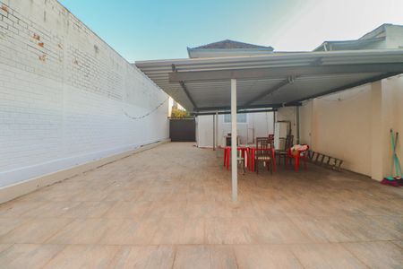 Casa à venda com 250m², 3 quartos e 5 vagasPátio