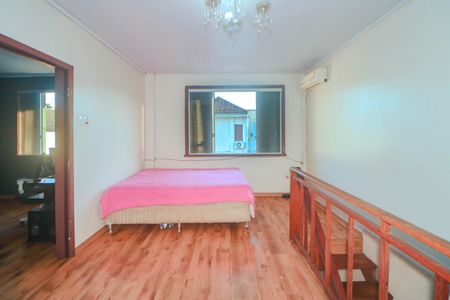 Casa à venda com 250m², 3 quartos e 5 vagasCasa Fundos - Quarto