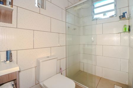 Casa à venda com 250m², 3 quartos e 5 vagasCasa Fundos - Banheiro da Suíte